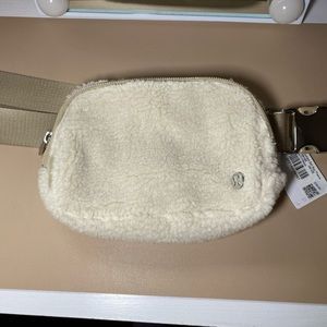 Lulu Lemon everywhere belt bag